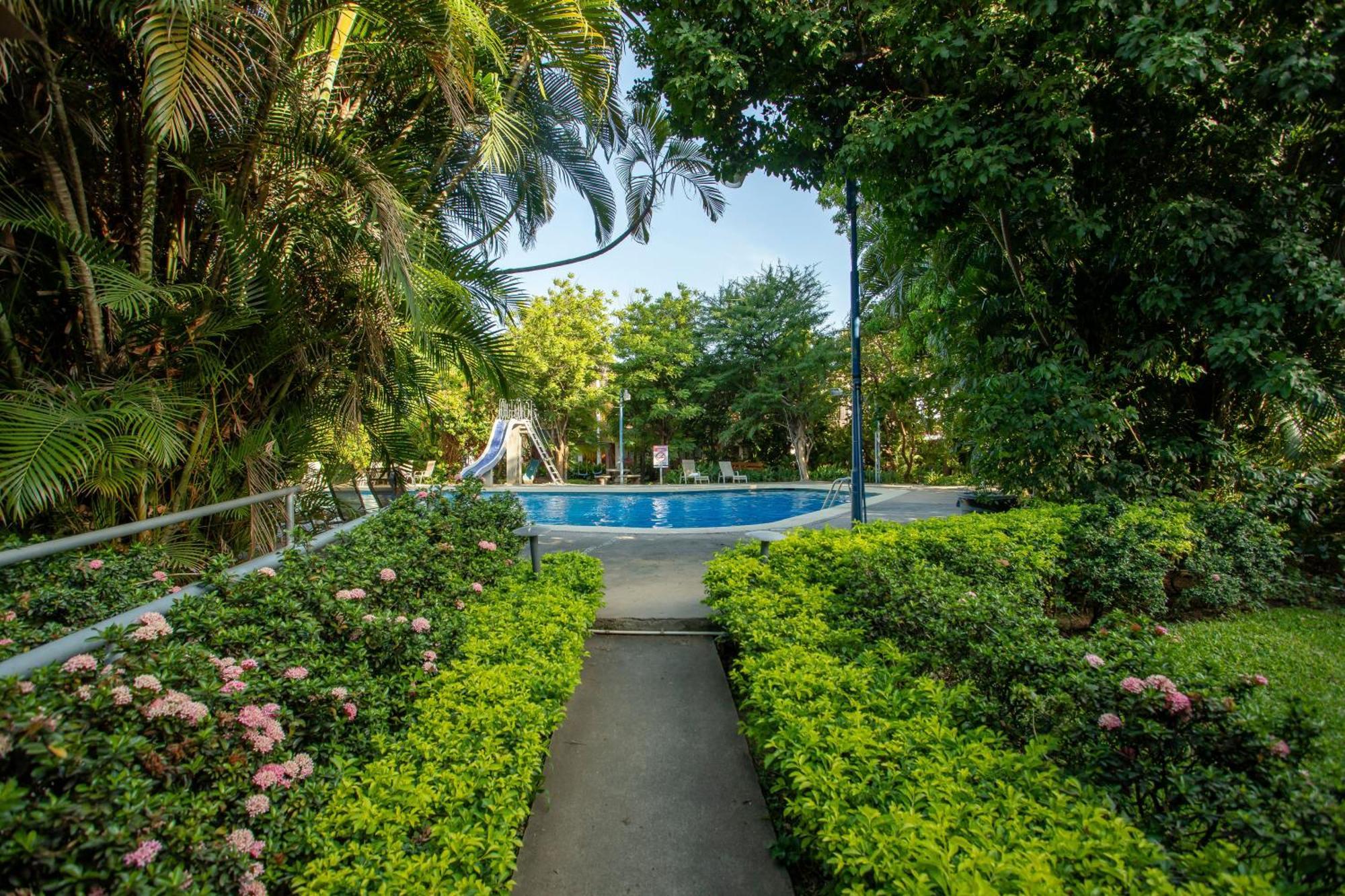 Hotel Boyeros Liberia Extérieur photo